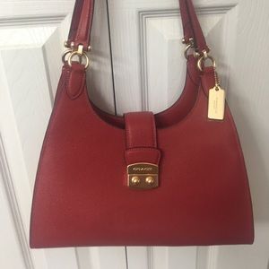 Coach Avery shoulder bag🌹♥️
